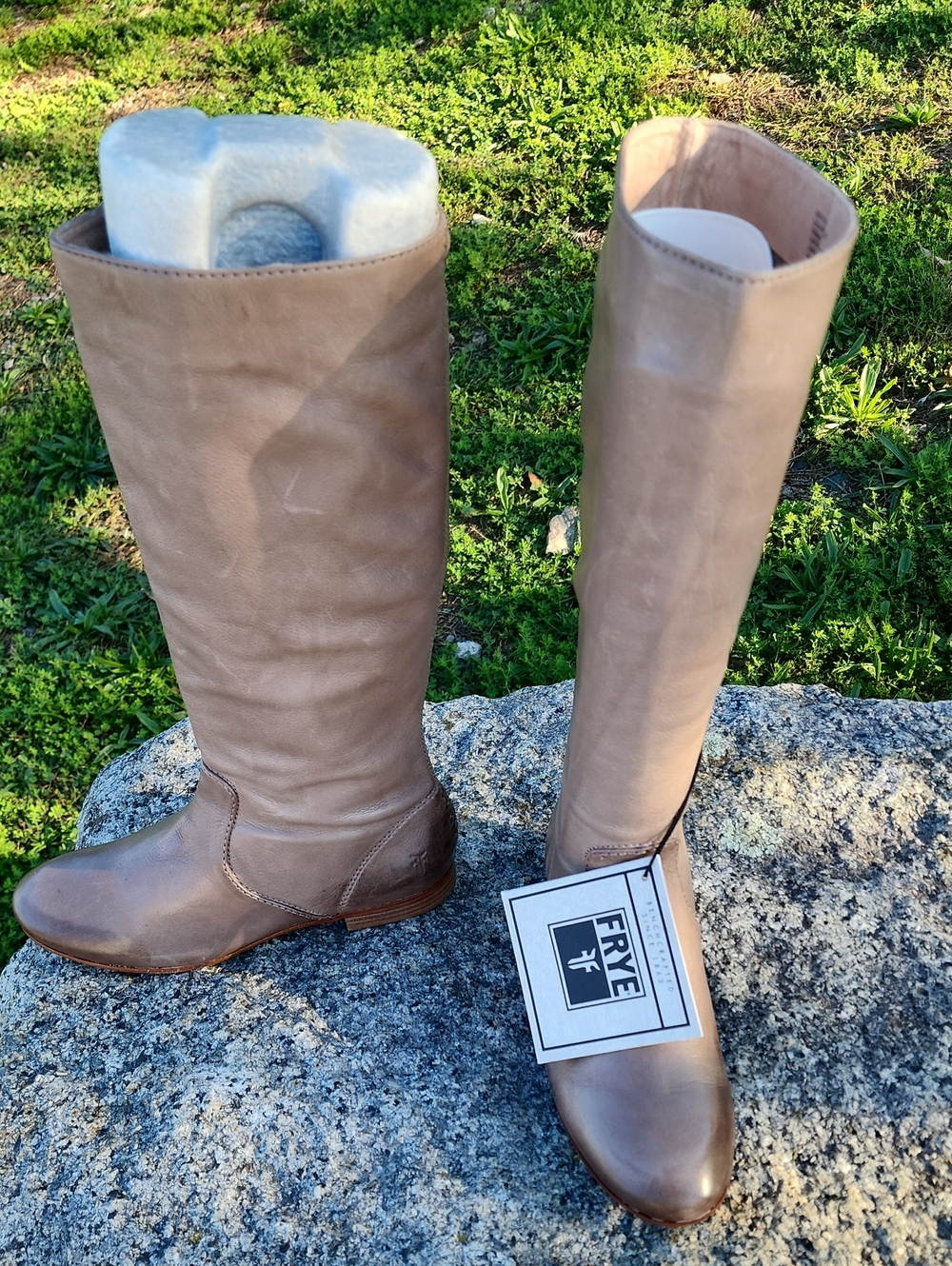 Frye Jillian Tall Leather Over-the-Knee Equestrian Pull-On Boots in Taupe sz 6.5